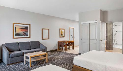 Queen Studio with Two Queen Beds - Non-Smoking
