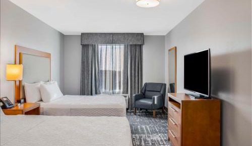 One-Bedroom Queen Suite with Two Queen Beds - Non-Smoking
