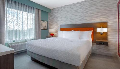 One-Bedroom King Suite