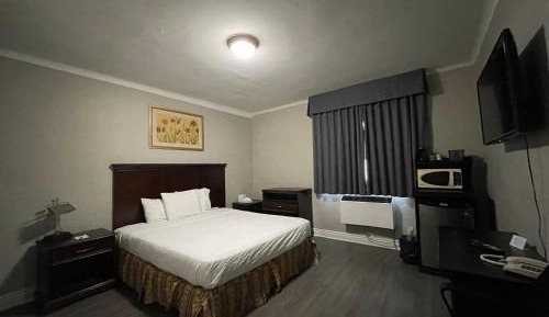 King Room - Non-Smoking