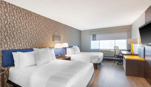 Queen Room with Two Queen Beds - Non-Smoking