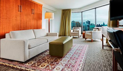 Executive King Suite with Parliament View