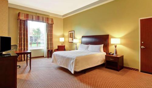 King Room with Tub - Mobility and Hearing Access