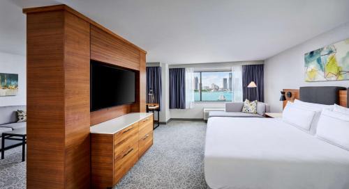 King Studio Suite with Water View