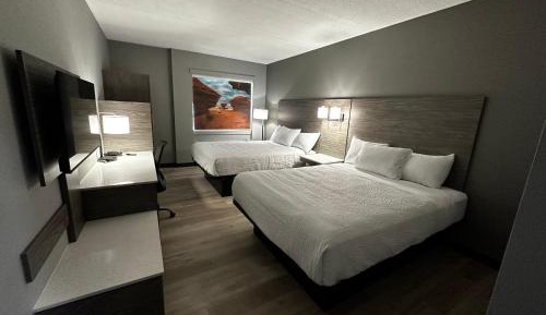 Deluxe Queen Room with Two Queen Beds - Non-Smoking