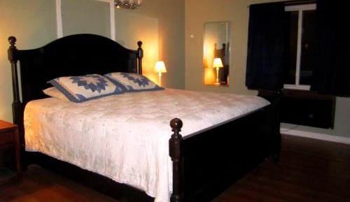 Deluxe King Room
