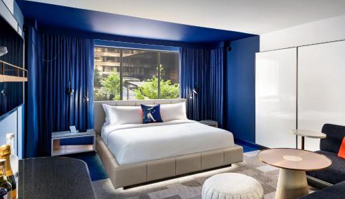 Standard King Room with Courtyard View
