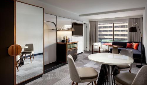 One-Bedroom Urban King Suite