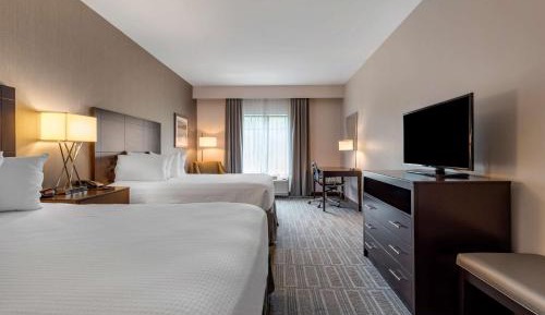 Queen Room with Two Queen Beds and Bath Tub - Disability Access/Non-Smoking 