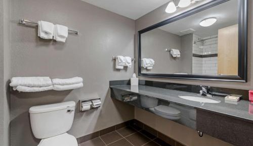 Two Queen Beds with Kitchenette - Non-Smoking