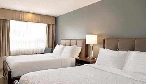 Queen Suite with Two Queen Beds and Kitchen - Non-Smoking