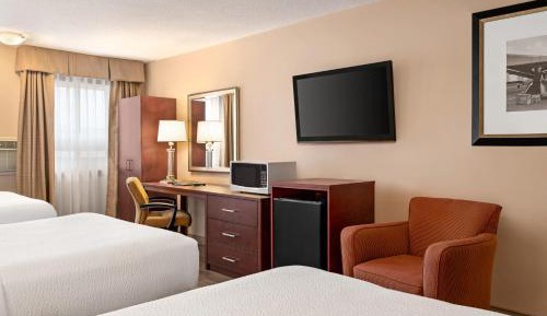 Double Room with Three Double Beds - Non-Smoking