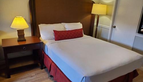 Queen Room
