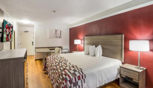 Superior King Room – Disability Access - Non-Smoking  