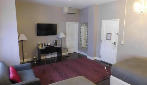 Quadruple Room with Two Queen Beds - Non Smoking