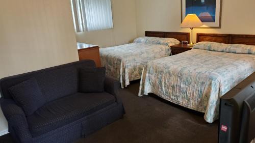 Double Room with Two Double Beds and Sofa Bed