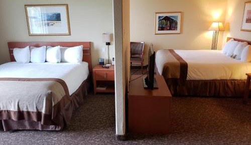 Family Suite with 2 King Beds, Non-Smoking