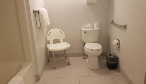 Queen Room - Mobility Access/Non-Smoking