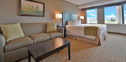 Executive King Room with Sofa Bed - Non-Smoking
