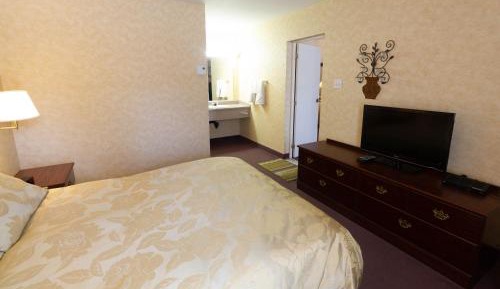Two-Bedroom Suite with Sofa Bed
