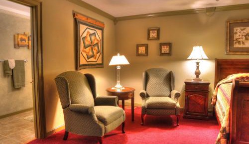 Standard Queen Room