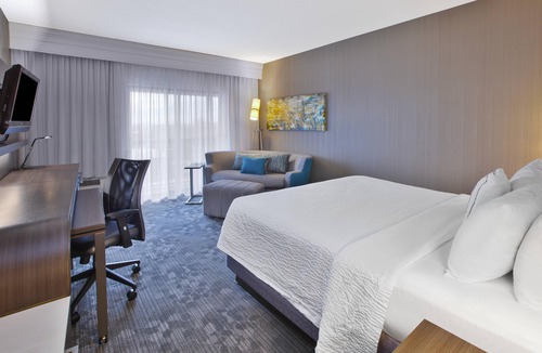 Somerset Hotel | Courtyard Somerset by Marriott