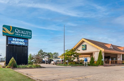 Escanaba Hotel | Quality Inn & Suites