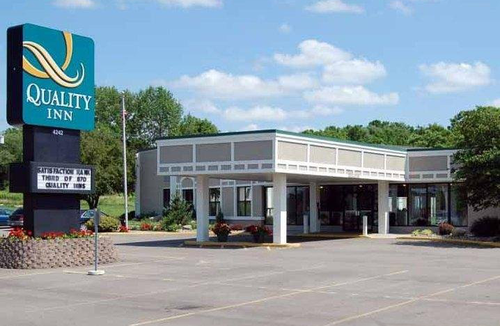 Geneseo Hotel | Quality Inn Geneseo