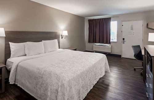 Findlay Hotel | SureStay Hotel by Best Western Findlay