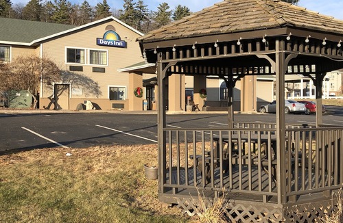 Iron Mountain Hotel | Days Inn by Wyndham Iron Mountain