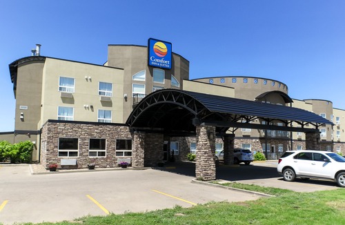 Medicine Hat Hotel | Comfort Inn & Suites Medicine Hat