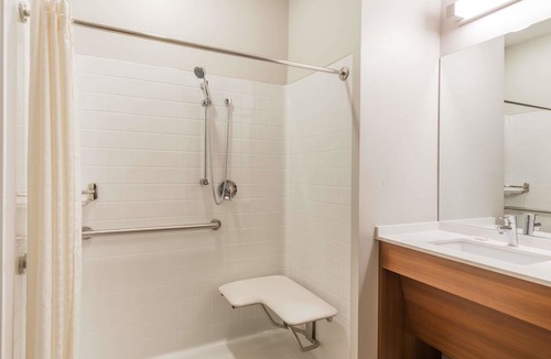 Altoona Hotel | Microtel Inn & Suites by Wyndham Altoona