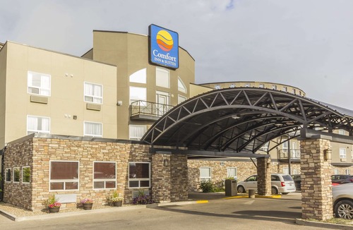 Medicine Hat Hotel | Comfort Inn & Suites Medicine Hat