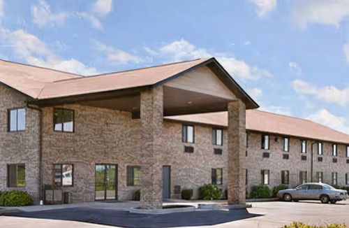 Gas City Hotel | Super 8 by Wyndham Gas City Marion Area