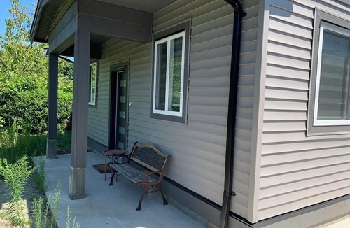 Mission Apartment | Private studio suite, WiFi, washer dryer, clean, quality linens, & smart tv.