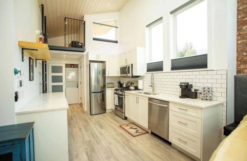 Squamish House | Serenity Haven: Captivating Sea To Sky Retreat