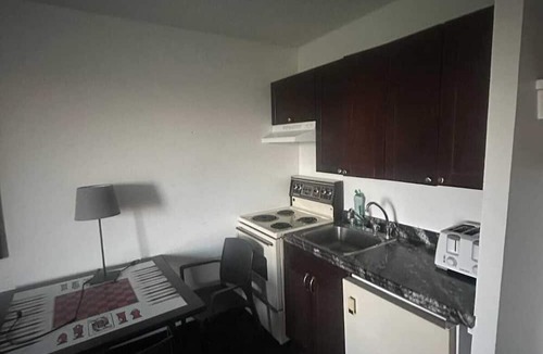 Craven Hotel | 641 Grill & Motel