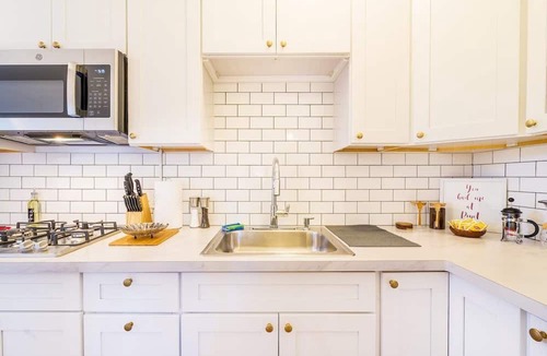 East Avenue Apartment | This apartment is a 1 bedroom(s), 1 bathrooms, located in Rochester, NY.