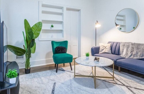 Front Park House | This house is a 2 bedroom(s), 1 bathrooms, located in Buffalo, NY.