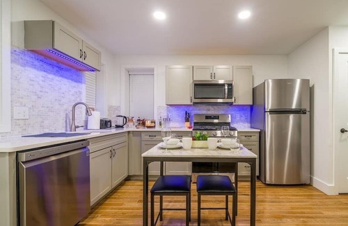Corn Hill House | This house is a 1 bedroom(s), 1 bathrooms, located in Rochester, NY.