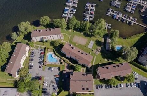 Magog Apartment | Condo Le Memphré *Bord de Lac*