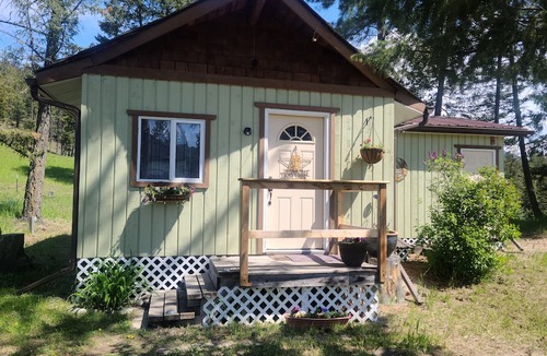 Koocanusa Ranch Cabin | Cozy, private, ranch cabin in the beautiful East Kootenay's