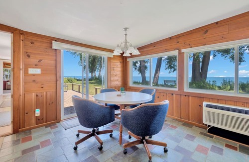 Kingsville Cottage | Twilight Watch - Charming 4-bedroom cottage with AC on Pelee Island