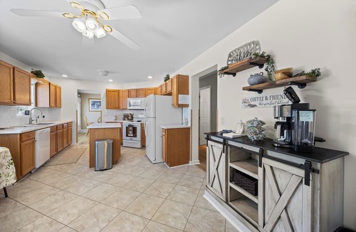 Town of Benton Cottage | Charming 3-bedroom cottage with AC in Penn Yan