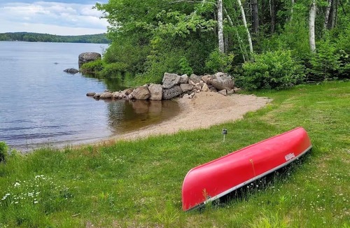 Smiths Corner House | Lakeside Cottage Retreat-Your Year Round Getaway
