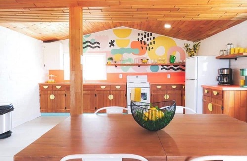 Winnipeg Beach Cabin | Lake View. Right across from the Marina, steps to the beach and tennis court.