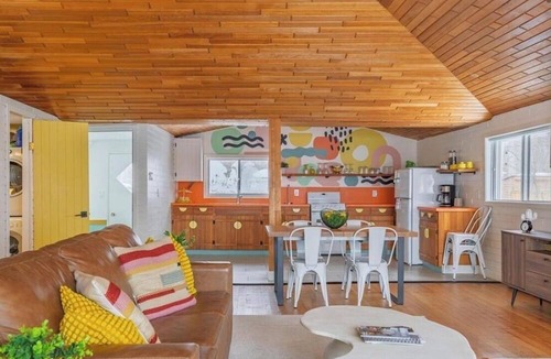 Winnipeg Beach Cabin | Lake View. Right across from the Marina, steps to the beach and tennis court.