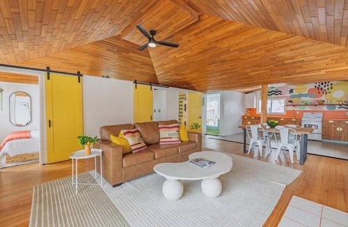 Winnipeg Beach Cabin | Lake View. Right across from the Marina, steps to the beach and tennis court.