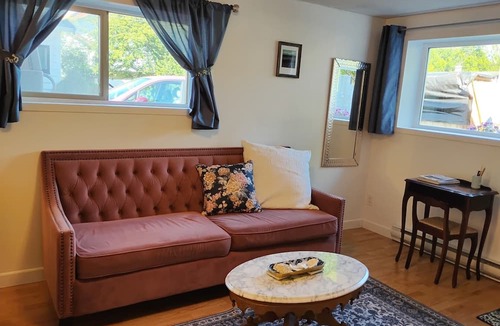 Saanich Bed & Breakfast | Victoria Garden Suite