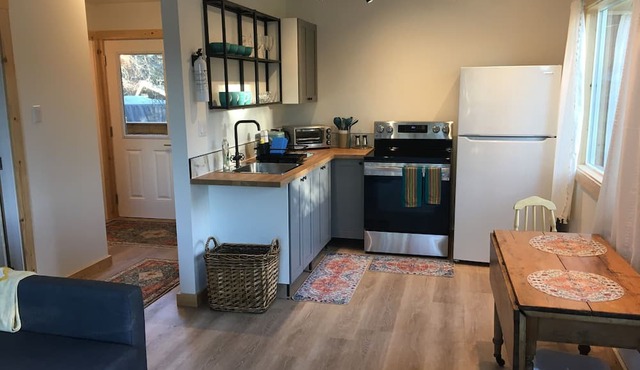 Ocean view one bedroom apartment located in the heart of Mayne Island's downtown